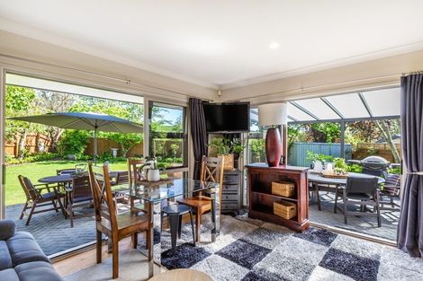 Photo of property in 41 Kinder Street, Acacia Bay, Taupo, 3330