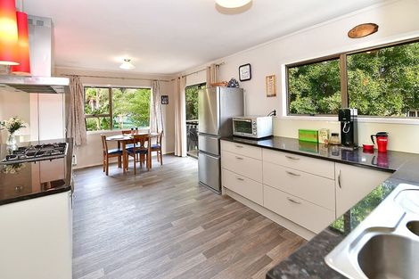 Photo of property in 15 Zealandia Road, Manly, Whangaparaoa, 0930