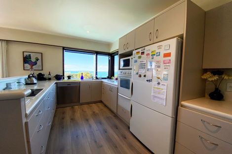 Photo of property in 18 Burford Place, Mellons Bay, Auckland, 2014