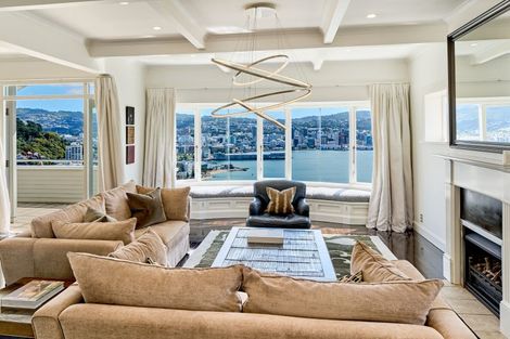 Photo of property in 43 The Crescent, Roseneath, Wellington, 6011