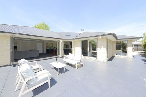 Photo of property in 8 Seagrave Place, Ilam, Christchurch, 8041