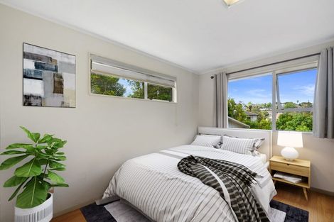 Photo of property in 37 Trias Road, Totara Vale, Auckland, 0629