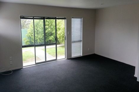 Photo of property in 24/3 Hulme Place, Henderson, Auckland, 0612