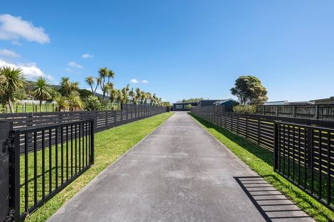 Photo of property in 130a Wairau Road, Oakura, 4314