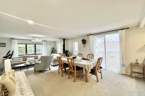 Photo of property in 2/260 Sunset Road, Windsor Park, Auckland, 0632