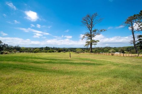 Photo of property in 137 Tawa Road, Kumeu, 0891