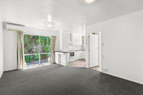 Photo of property in 8a Hood Place, Spotswood, New Plymouth, 4310