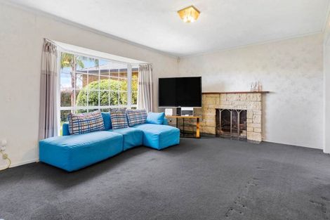 Photo of property in 13 Delisle Place, Windsor Park, Auckland, 0632
