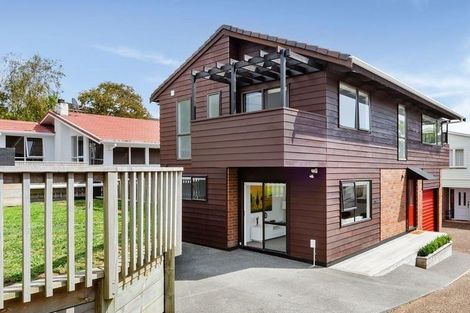 Photo of property in 2/99 Matipo Road, Mairangi Bay, Auckland, 0630