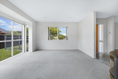 Photo of property in 35 Moreland Avenue, Pukete, Hamilton, 3200