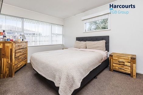 Photo of property in 2/55 Orams Road, Hillpark, Auckland, 2102