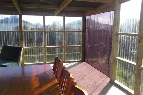 Photo of property in 2 Larsen Street, Westport, 7825