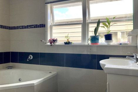 Photo of property in 672 Te Atatu Road, Te Atatu Peninsula, Auckland, 0610