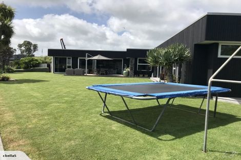 Photo of property in 9a Baring Terrace, Strandon, New Plymouth, 4312