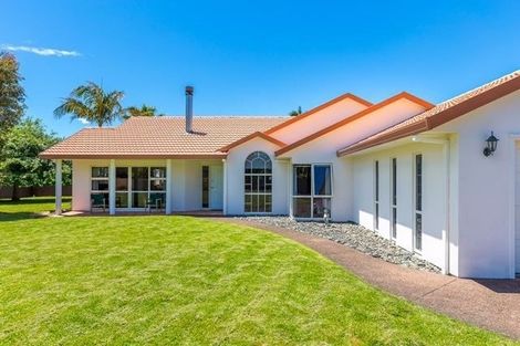 Photo of property in 25 Sunny Crescent, Huapai, Kumeu, 0810