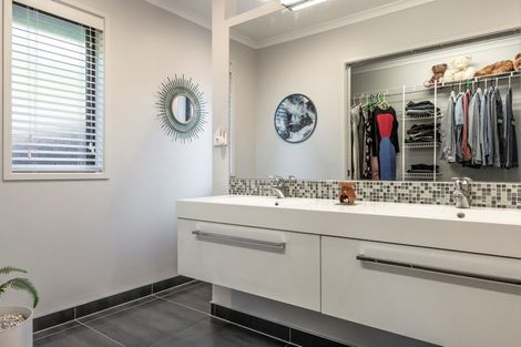 Photo of property in 35 Lilac Close, Cambridge, 3434