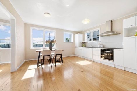 Photo of property in 4a Mawney Road, Henderson, Auckland, 0610