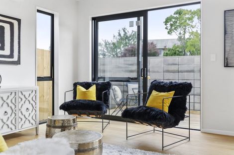 Photo of property in 44c Blakeborough Drive, Forrest Hill, Auckland, 0620