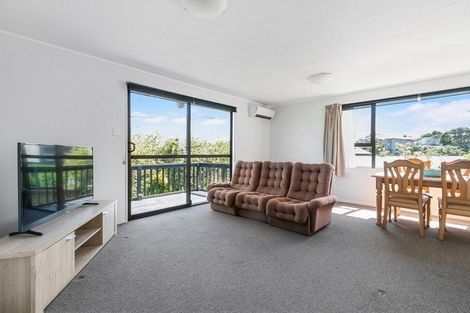 Photo of property in 2/17 Sunnyside Road, Sunnyvale, Auckland, 0612