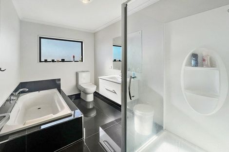 Photo of property in 33 Rosalie Terrace, Kelvin Grove, Palmerston North, 4414