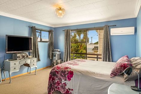 Photo of property in 17 Henley Street, Westport, 7825