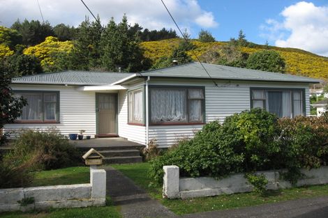 Photo of property in 25 Peel Place, Wainuiomata, Lower Hutt, 5014