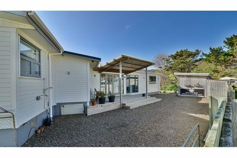Photo of property in 14 Cordyline Road, Port Waikato, Tuakau, 2695