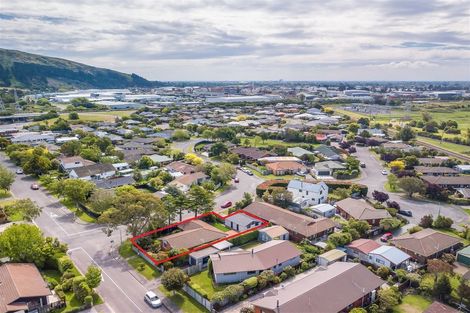 Photo of property in 28 Laing Crescent, Heathcote Valley, Christchurch, 8022