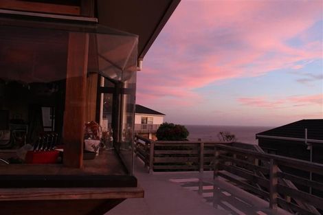 Photo of property in 5a Dennis Way, Island Bay, Wellington, 6023