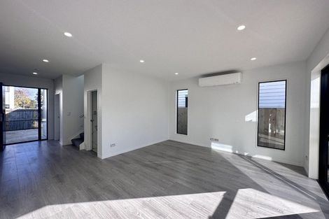 Photo of property in 3b Glennandrew Drive, Half Moon Bay, Auckland, 2012