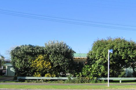 Photo of property in 12 Hilton Road, St Andrews, Hamilton, 3200