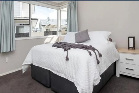 Photo of property in 18 Blanche Way, Half Moon Bay, Auckland, 2012