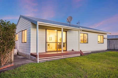 Photo of property in 17 The Bollard, Whitby, Porirua, 5024