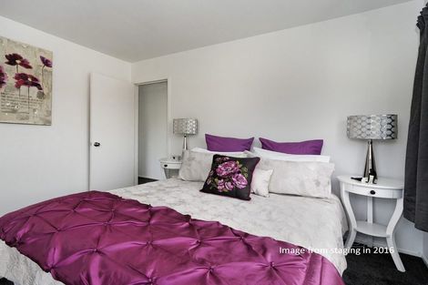 Photo of property in 2/14 Kelkirk Street, Kelston, Auckland, 0602