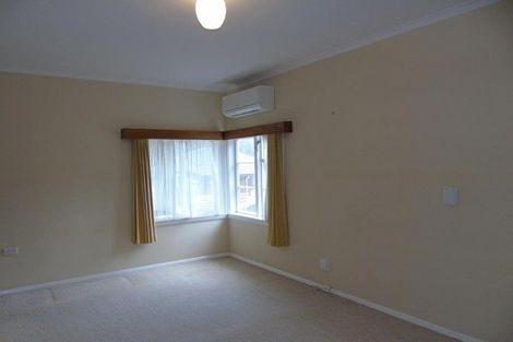Photo of property in 8 Park Avenue, Tawa, Wellington, 5028
