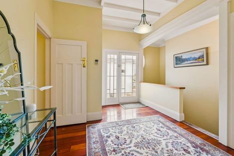 Photo of property in 6 Seabreeze Road, Narrow Neck, Auckland, 0624