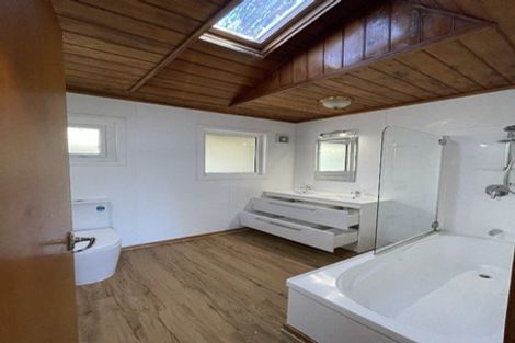 Photo of property in 72 Fitzwater Place, Henderson, Auckland, 0612