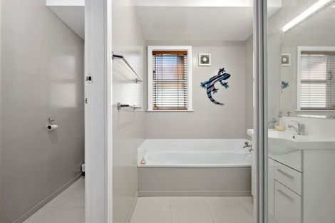 Photo of property in 6 Cecil Street, Clouston Park, Upper Hutt, 5018