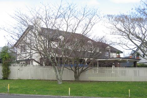 Photo of property in 8 Gillean Street, Havelock North, 4130