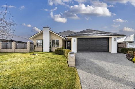 Photo of property in 42 Oakwood Drive, Rangiora, 7400