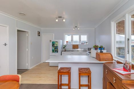 Photo of property in 12 Ryder Crescent, Levin, 5510