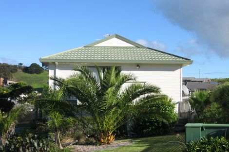 Photo of property in 26 Waldorf Crescent, Orewa, 0931