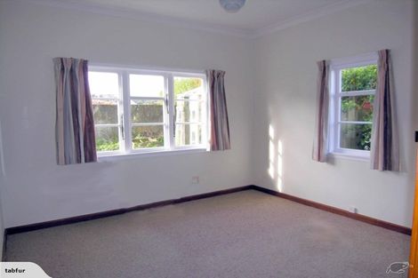 Photo of property in 11 Lucknow Terrace, Khandallah, Wellington, 6035