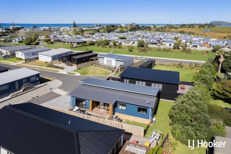 Photo of property in 23 Sandy Place, Waihi Beach, 3611