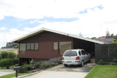 Photo of property in 5 Hardley Avenue, Tindalls Beach, Whangaparaoa, 0930