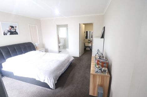 Photo of property in 15 Bonny Crescent, Massey, Auckland, 0614