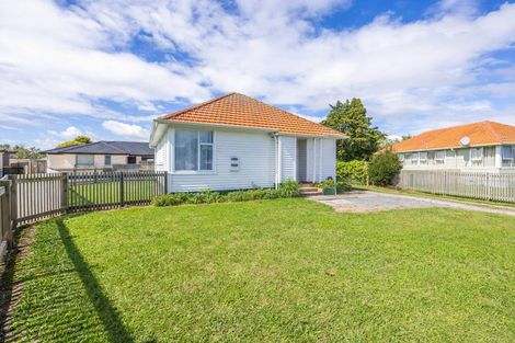 Photo of property in 37 Ross Crescent, Fairfield, Hamilton, 3214