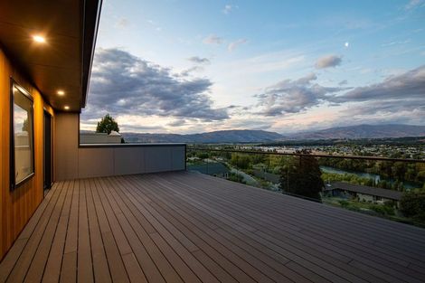 Photo of property in 10 Hawkdun Place, Bridge Hill, Alexandra, 9320