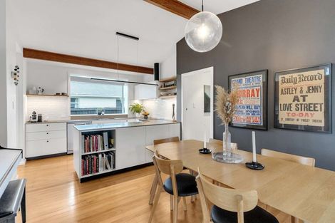 Photo of property in 33 Kent Lodge Avenue, Avonhead, Christchurch, 8042