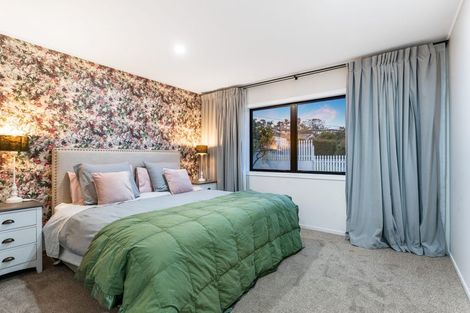Photo of property in 2/33 Parr Terrace, Castor Bay, Auckland, 0620